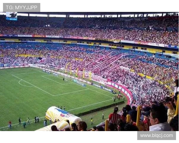 足球明星保罗托尼斯的传奇人生与辉煌成就全景回顾 足球明星保罗托尼斯的传奇人生与辉煌成就全景回顾